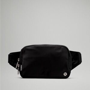NWT Lululemon belt bag 2L Black